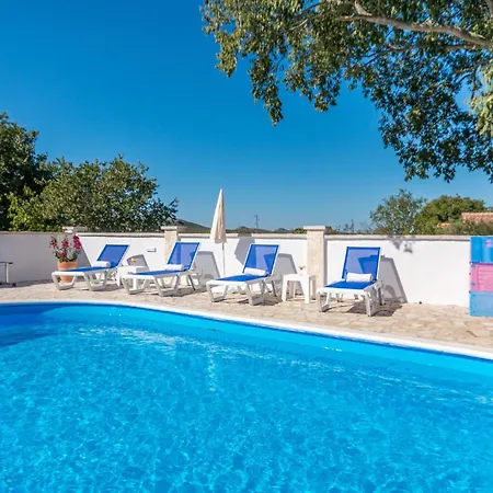 Ferienhaus Lovely In