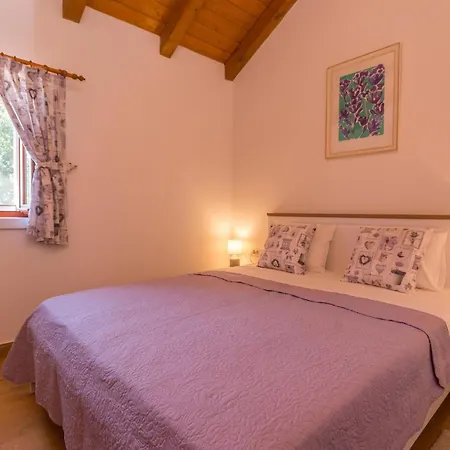 Ferienhaus Lovely In