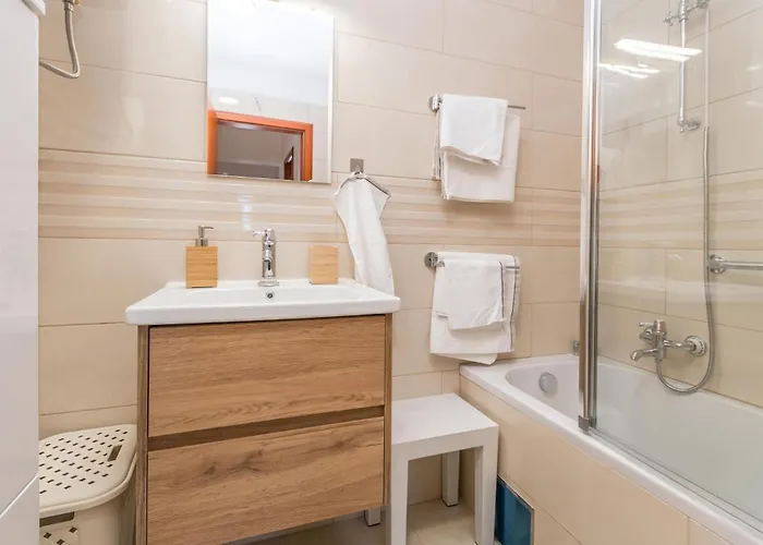 Vakantiehuis Lovely In *